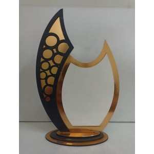 درع خشب ذهبي 